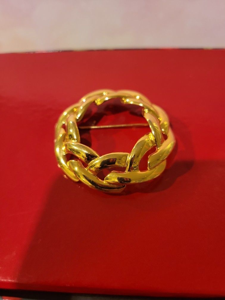 Gold Tone Braided Wreath Pin Brooch 2x2" F8-