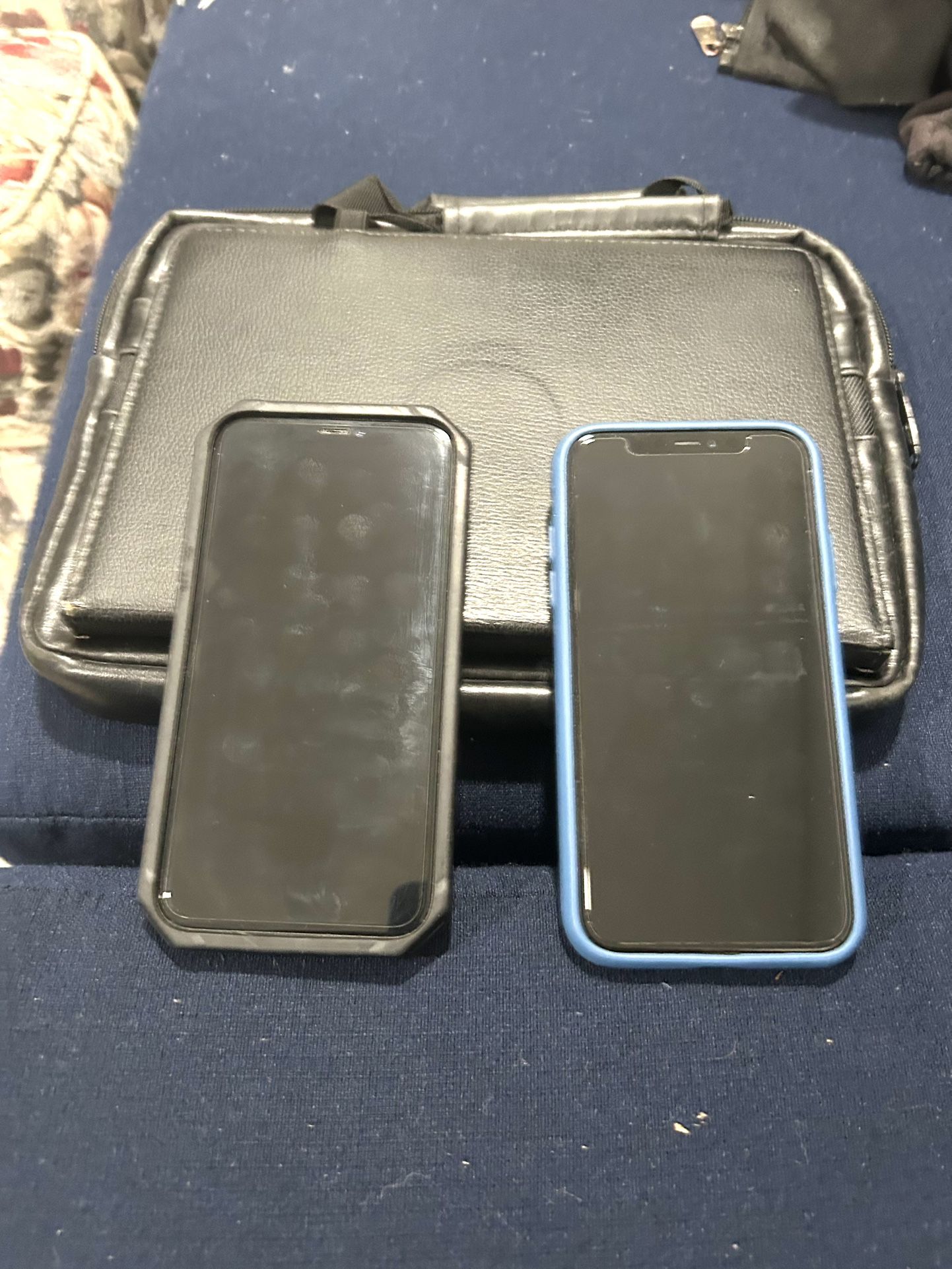2 iPhones 11”