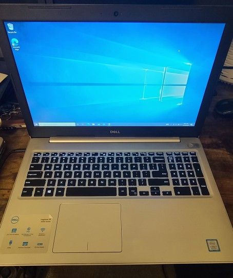 Dell Inspiron 5570 - 15.6" HD Display - 12GB Ram - i7 8550U