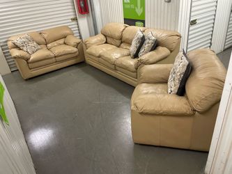 Free Delivery - Nice Leather Couch Set
