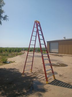 Werner fiberglass 12 ft ladder