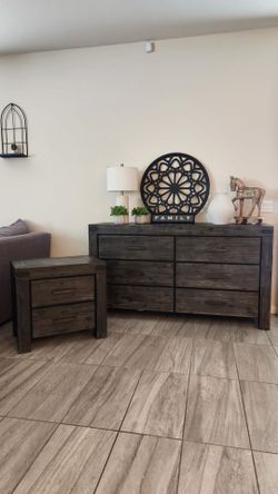 Dresser & Nightstand Set