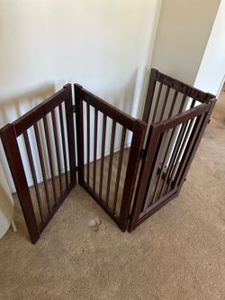 Pet gate