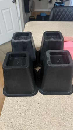 Heavy Duty Bed Risers - Pick Up Only 