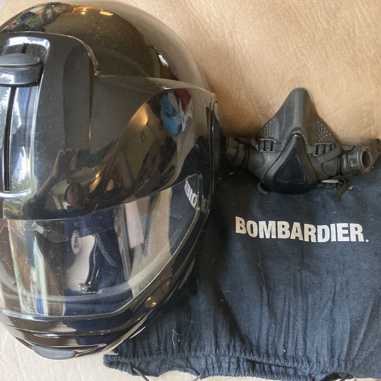 bombardier motorcycle helmets Men's Bombardier Ski-doo Helmet /medium. for Sale in Federal Way, WA