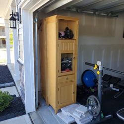 2 Solid Wood Cabinets With Lights 