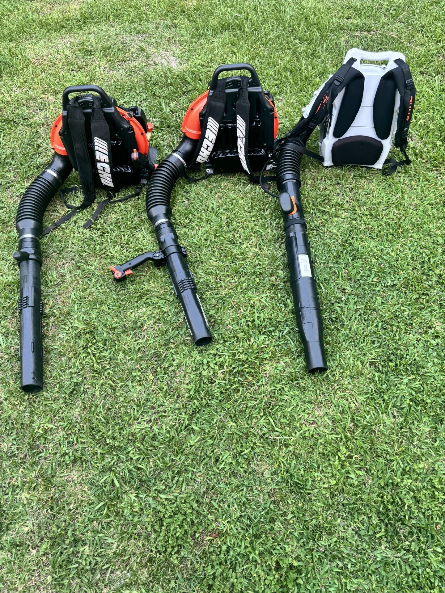 Se Venden Tres Sopladores Una PB 755 ST Otra PB755 SH Y La Otra STIHL BR 600 Estan Seminuevas π―