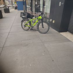 E whiz e bike brand new