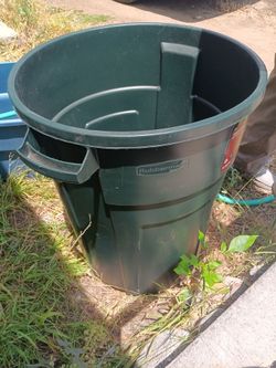 32 Gallon Trash Can Rubbermaid Green, no lid