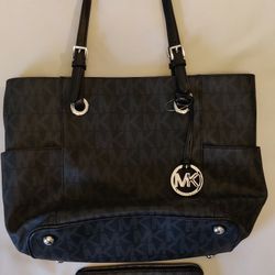 Like New! Michael Kors Purse And Wallet