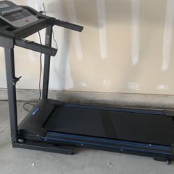 XTERRA TR150 Foldable Tread mill