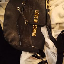 Love Moschino 