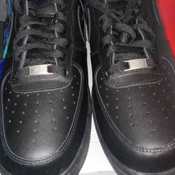 Air Force 1 Men Size 9.5, 11