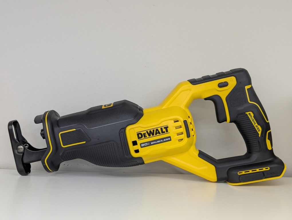 Dewalt Sawzall DCS382 - 120$ New