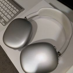 Authentic White/Silver Apple Airpods MAX