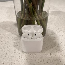 Airpods (1st Generation)