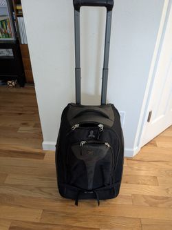 REI convertible travel rolling suitcase/ luggage/ backpack