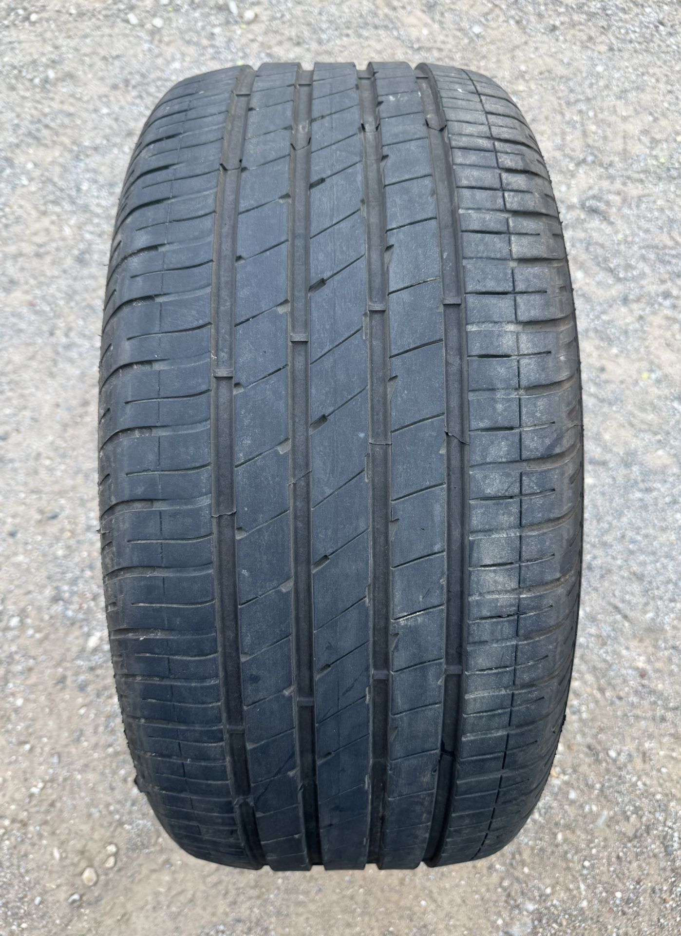 Goodyear 255/40/20 (1) Tire