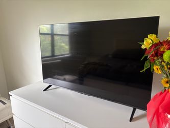 55” TCL Flat Screen TV – Perfect for Bedroom or Living Room