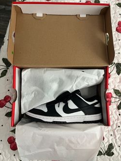 Nike Dunk Low Panda *Brand New* size 7 women’s