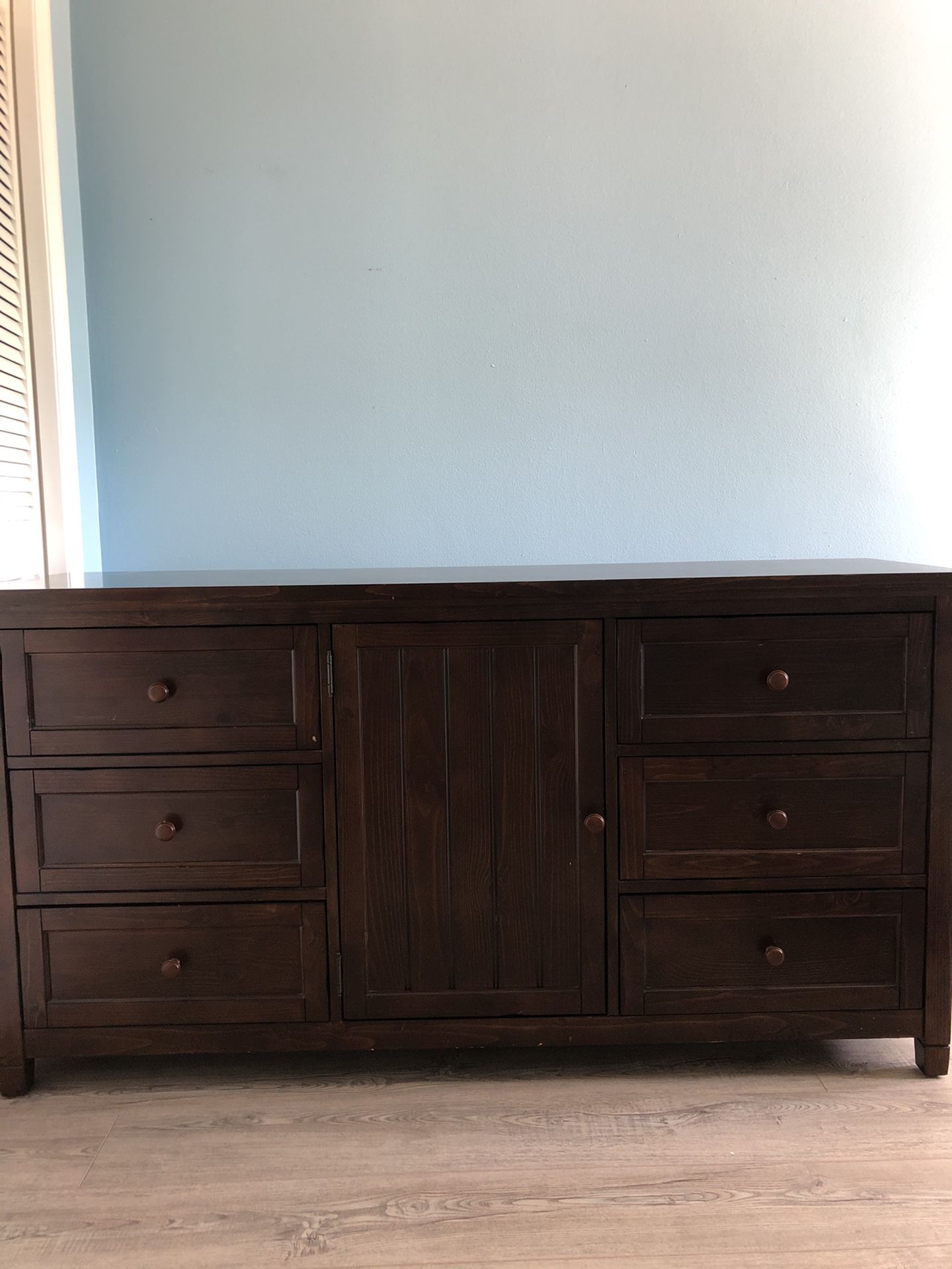 Pottery barn teen bedroom set {bed frame(full), dresser, night stand} will consider selling individually