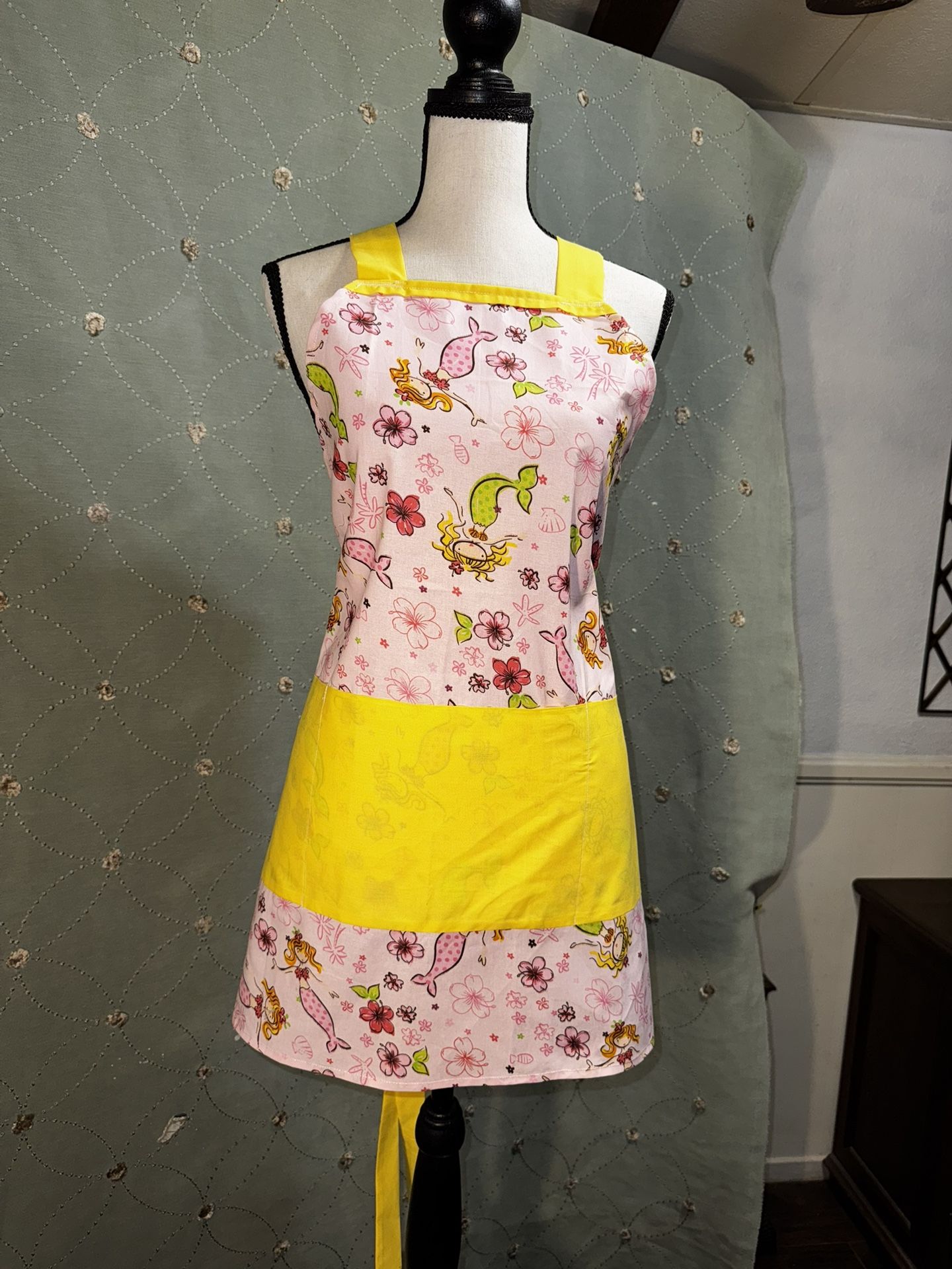 Apron $10-20