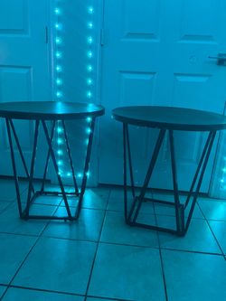Set of 2 Round Metal Side Tables