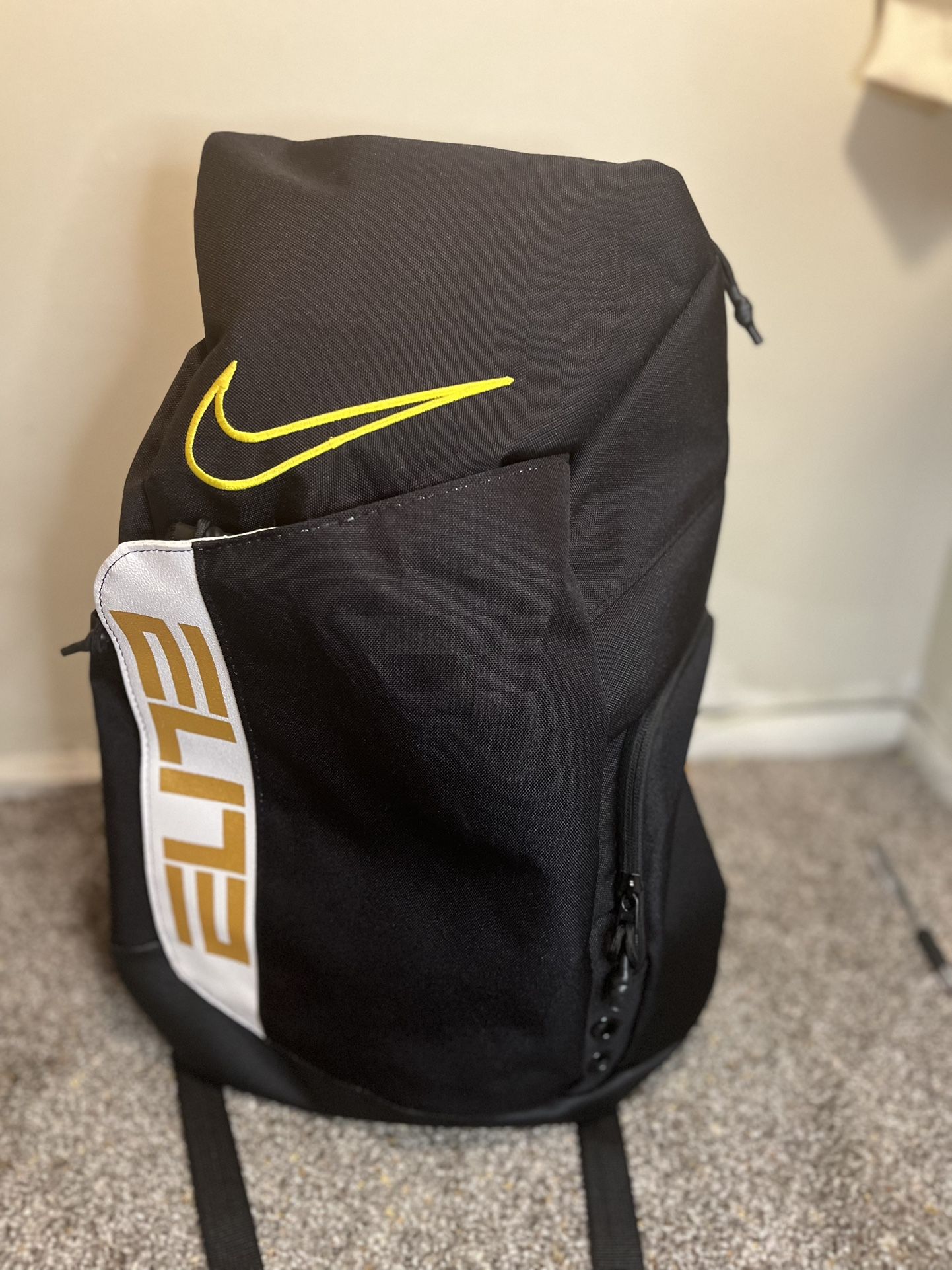 Nike Elite Bag (Black/Gold)