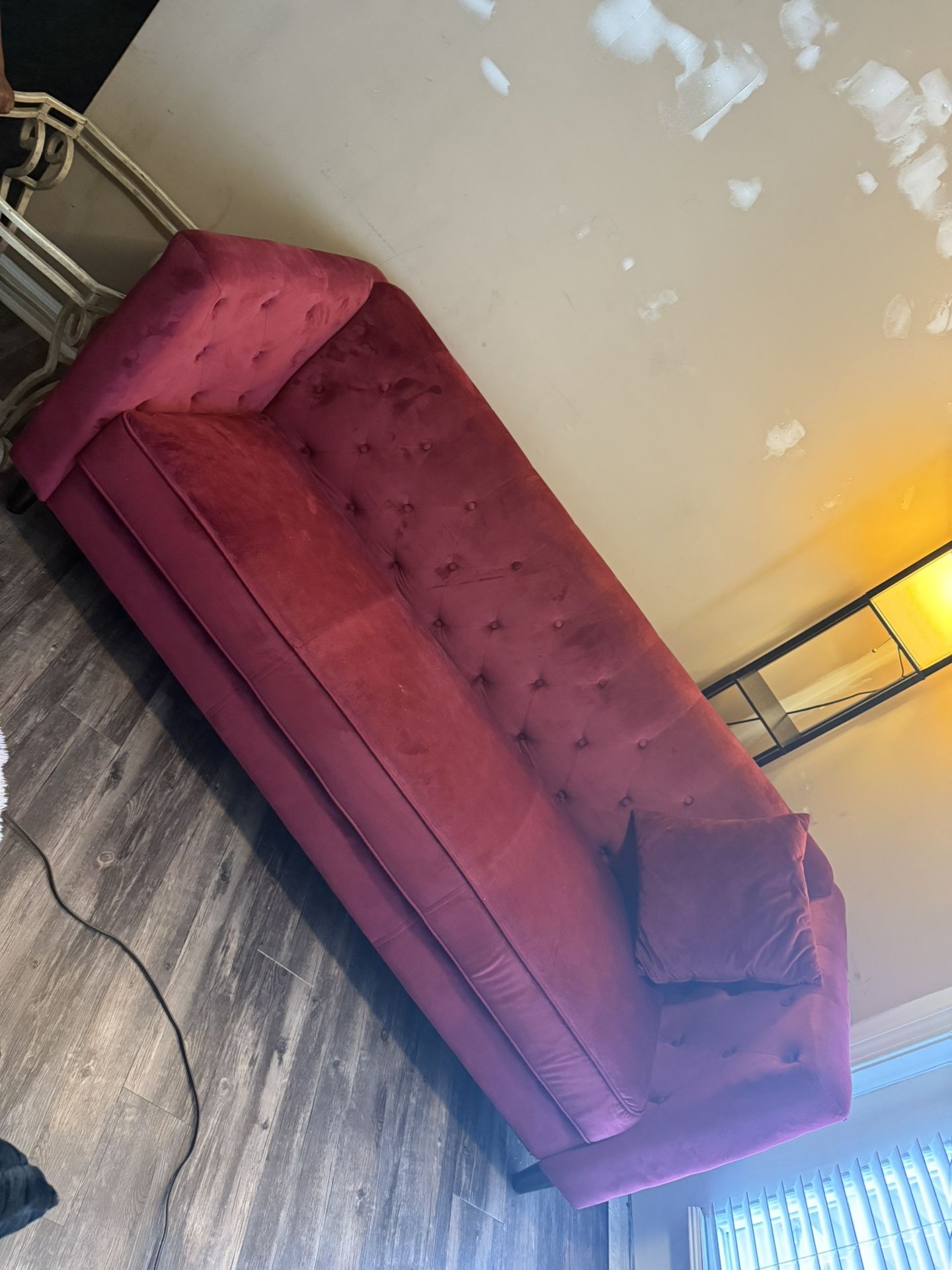 Sofa 300$