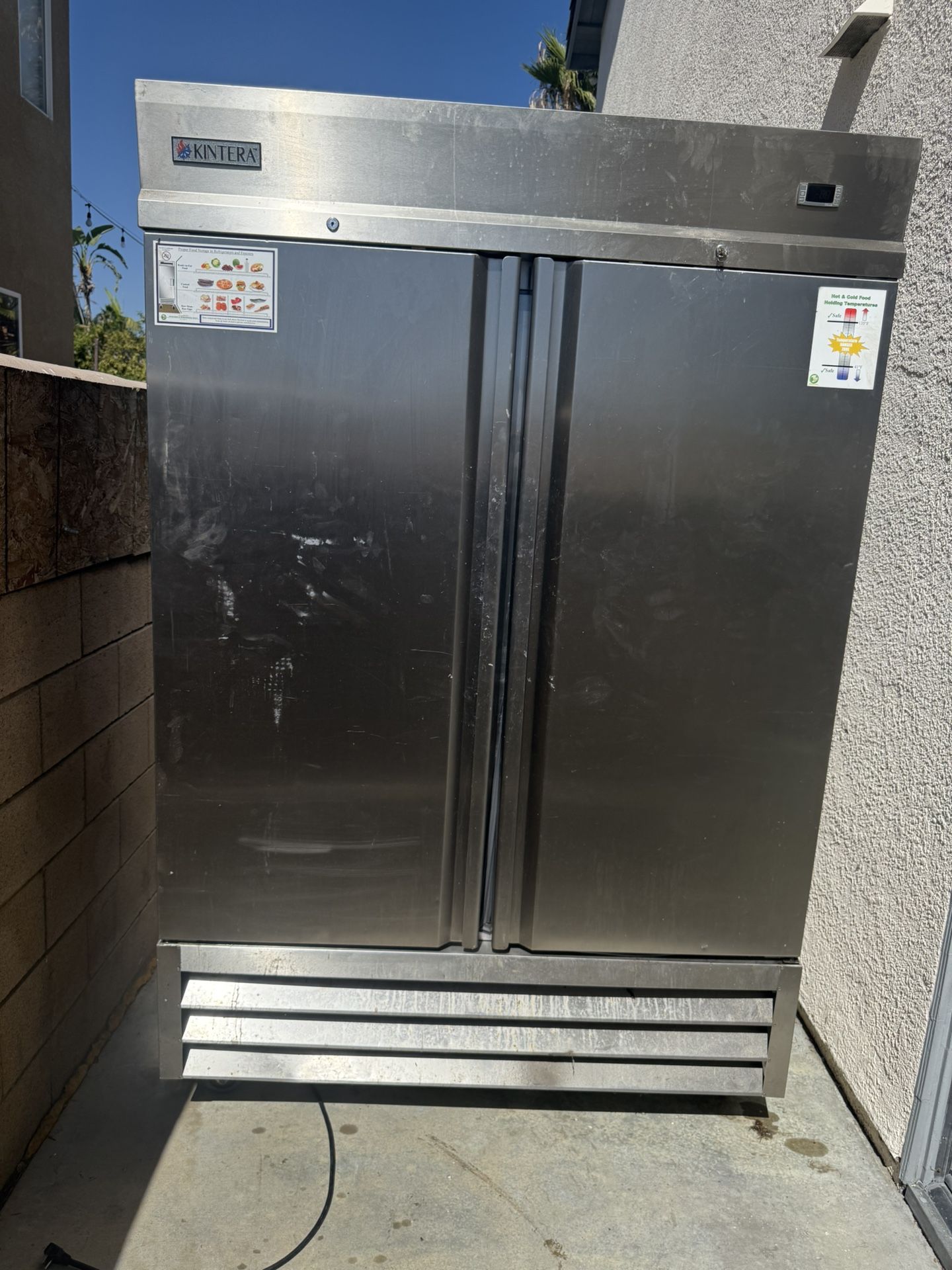 Kintera commercial Refrigerator Used