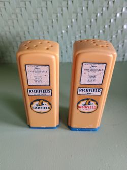 Vintage 1950s Rare Richfield Salt and Pepper