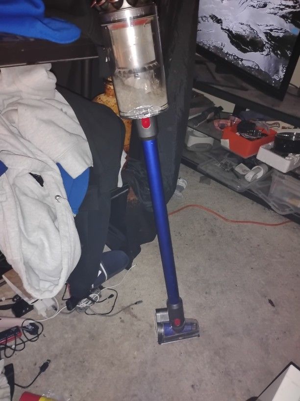 Dyson Vacuum  15