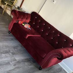 Red Diamond Tufted Love Seat