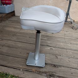 Pedestal Boat Seat