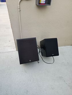2 Yamaha subwoofers