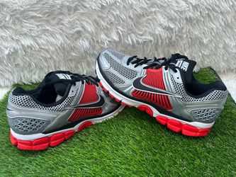 New Nike zoom Sneakers vomero 5 size 9