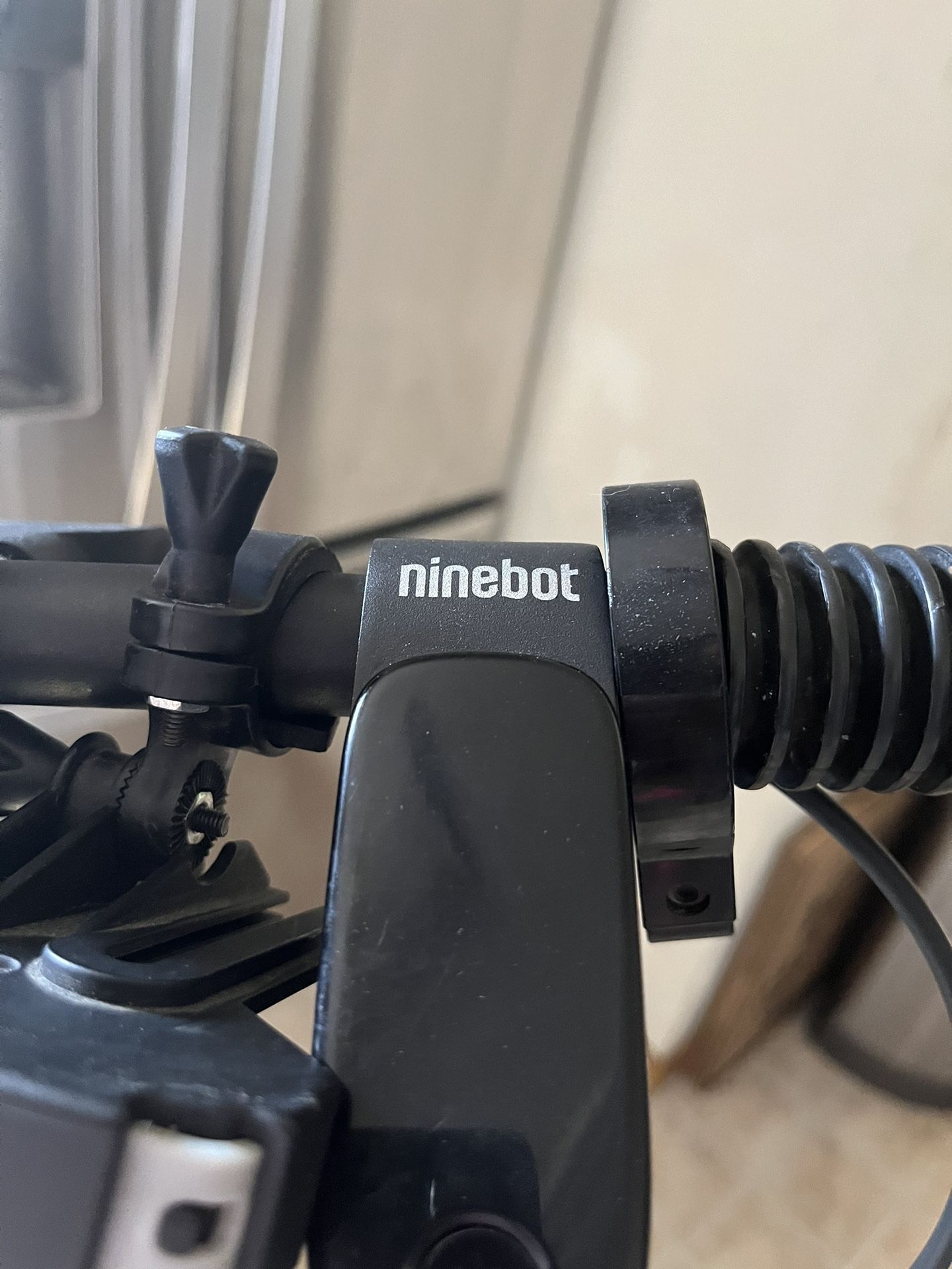 Ninebot Kickscooter F25