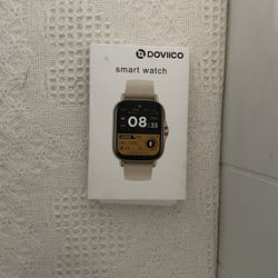 Doviico Smart Watch Touch Screen Fitness Tracker Beige Silicone Gold Metal Case