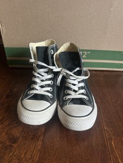 Women Converse High Top (Size 6.5)