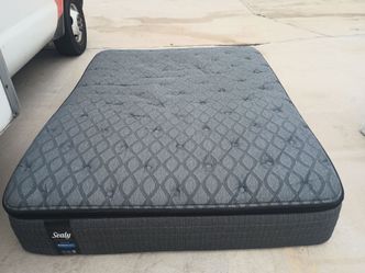 Sealy queen mattress and box spring