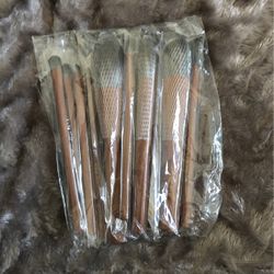 Make Up Brushes Set Of 10  Brand ANYGO Beauty $17