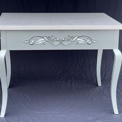 BEAUTIFUL CUSTOM TABLE/WALK IN CLOSET TABLE