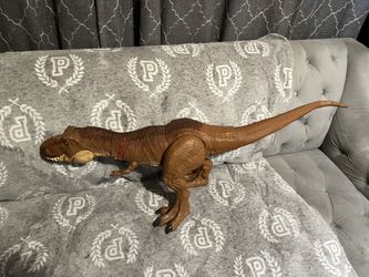 Selling Super Colossal T-Rex For $80