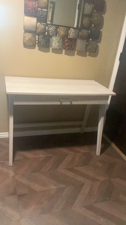 40”white desk with drawer