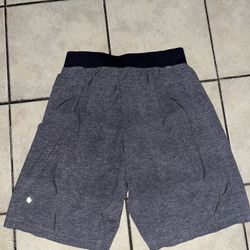 Sz Medium Lululemon Shorts