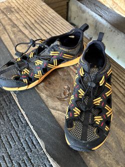 Kids Size 4M Merrell Sandals