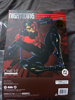 Mezco Nightwing (read description)
