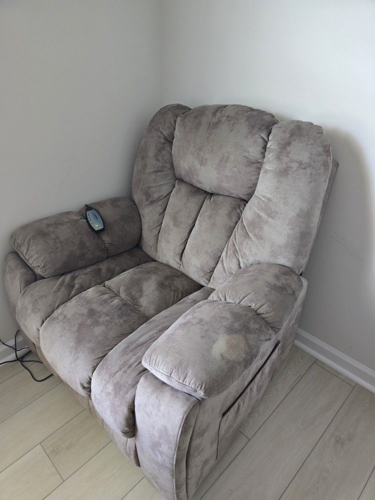 Massage RECLINER GOOD CONDITION