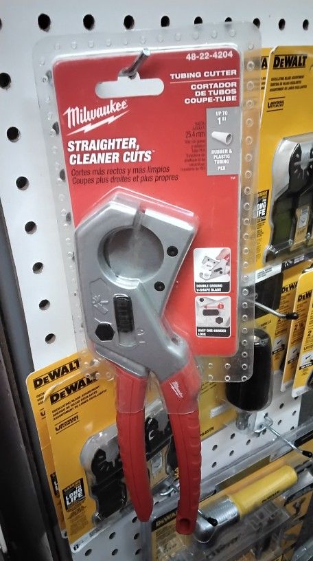 MILWAUKEE TUBING CUTTER