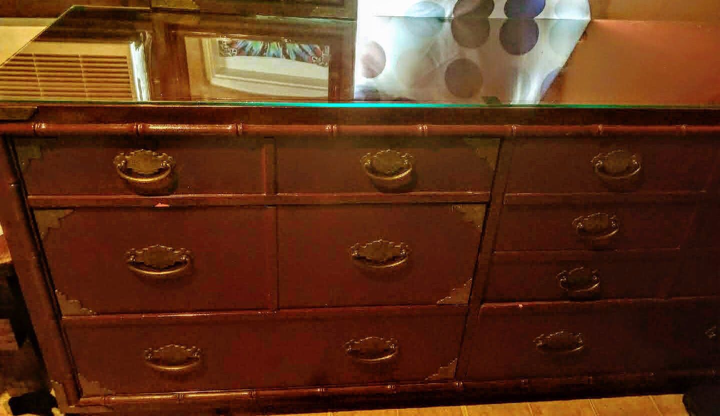 Vintage dresser/nightstand/2mirrors glass top